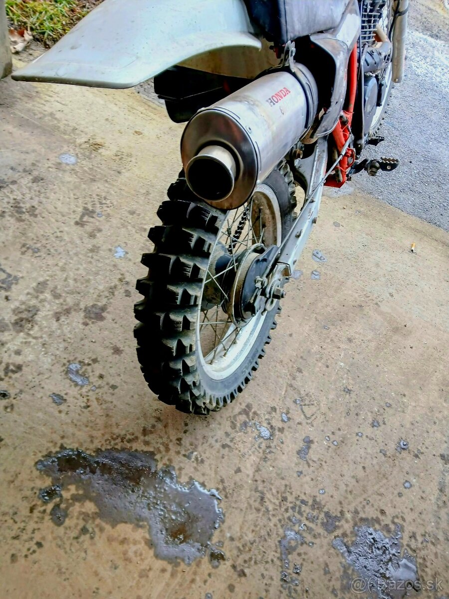 Honda XL 600R.