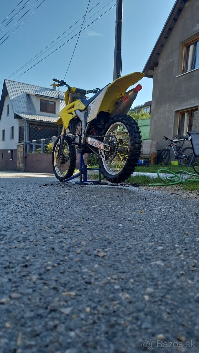 Suzuki rmz 250