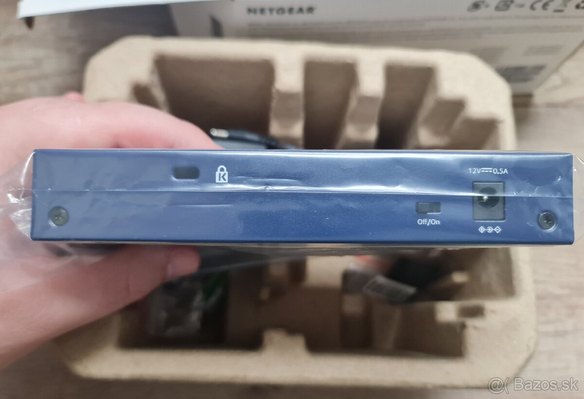 Netgear ProSAFE GS108 GbE switch - 5