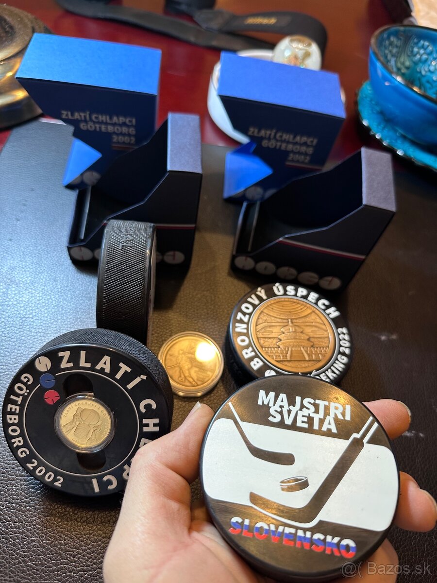 HOKEJOVÉ medaily v PUKU: zlato + striebro + bronz + mosadz - 5