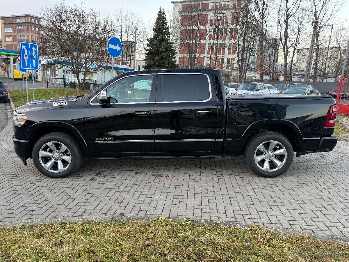 Dodge Ram 1500 5.7 V8 HEMI--2021--LIMITED--full LED--VZDUCH- - 5