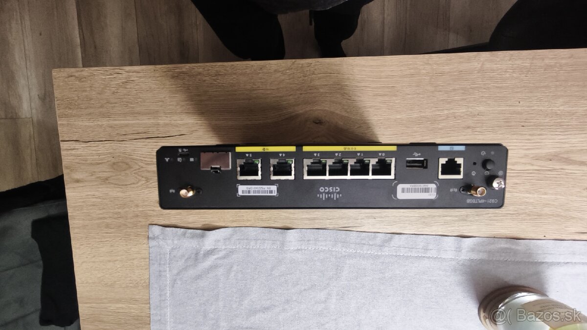 Predám Cisco Series900 C921-4pltegb,C927-4P,Meraki MR20 - 5