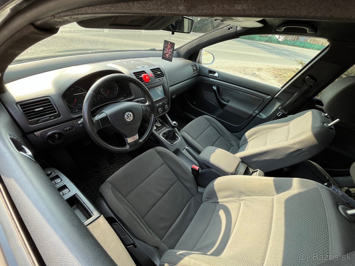 Volkswagen Golf 5 - 5