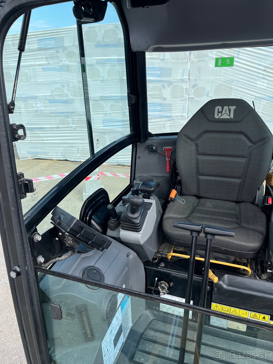Caterpillar 301.8 - 5