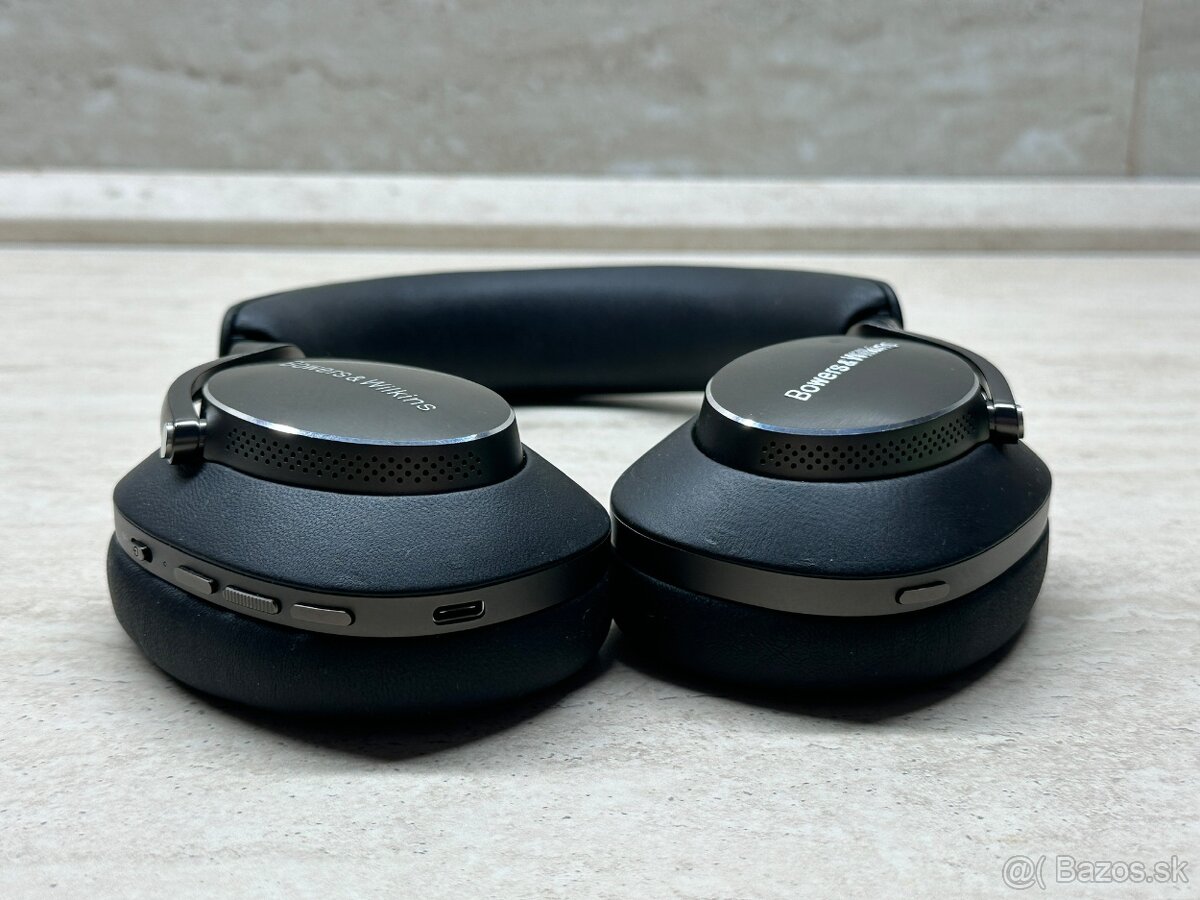 Bowers & Wilkins PX8 - 5