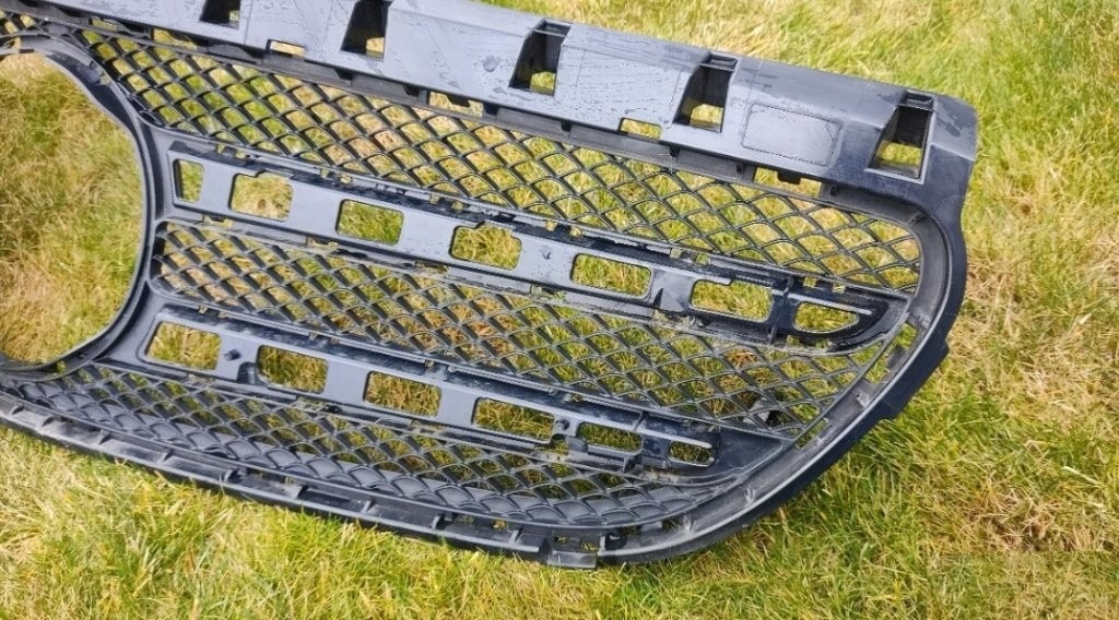 Mercedes B W246 2014 - 2018 - predna maska - 5