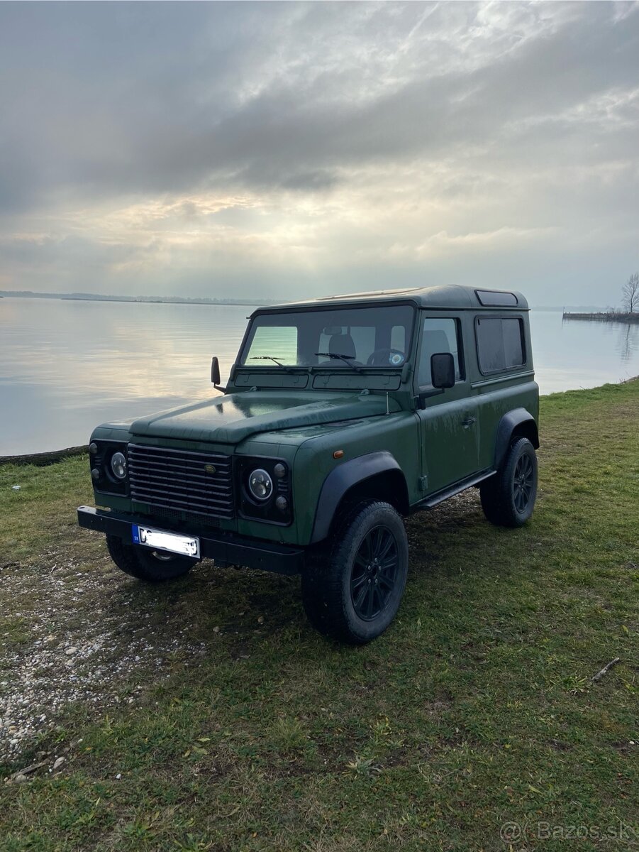land rover defender - 5