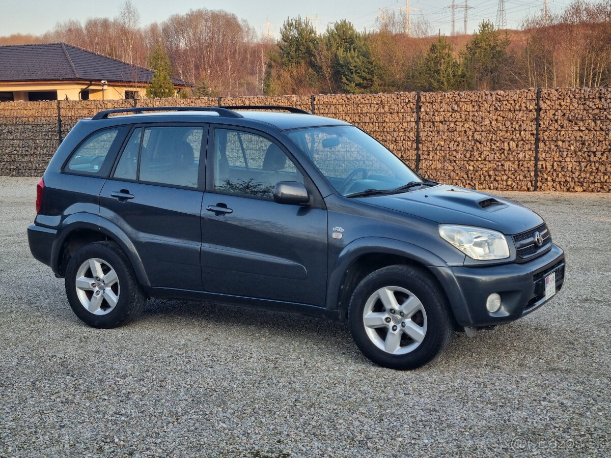 TOYOTA RAV4 2,0D4D 4x4 - 5