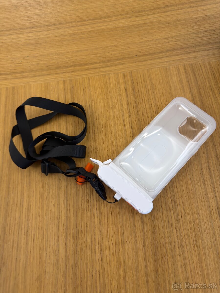 ESR iPhone 15 Pro Max/14 Pro Max Waterproof pouch - 5