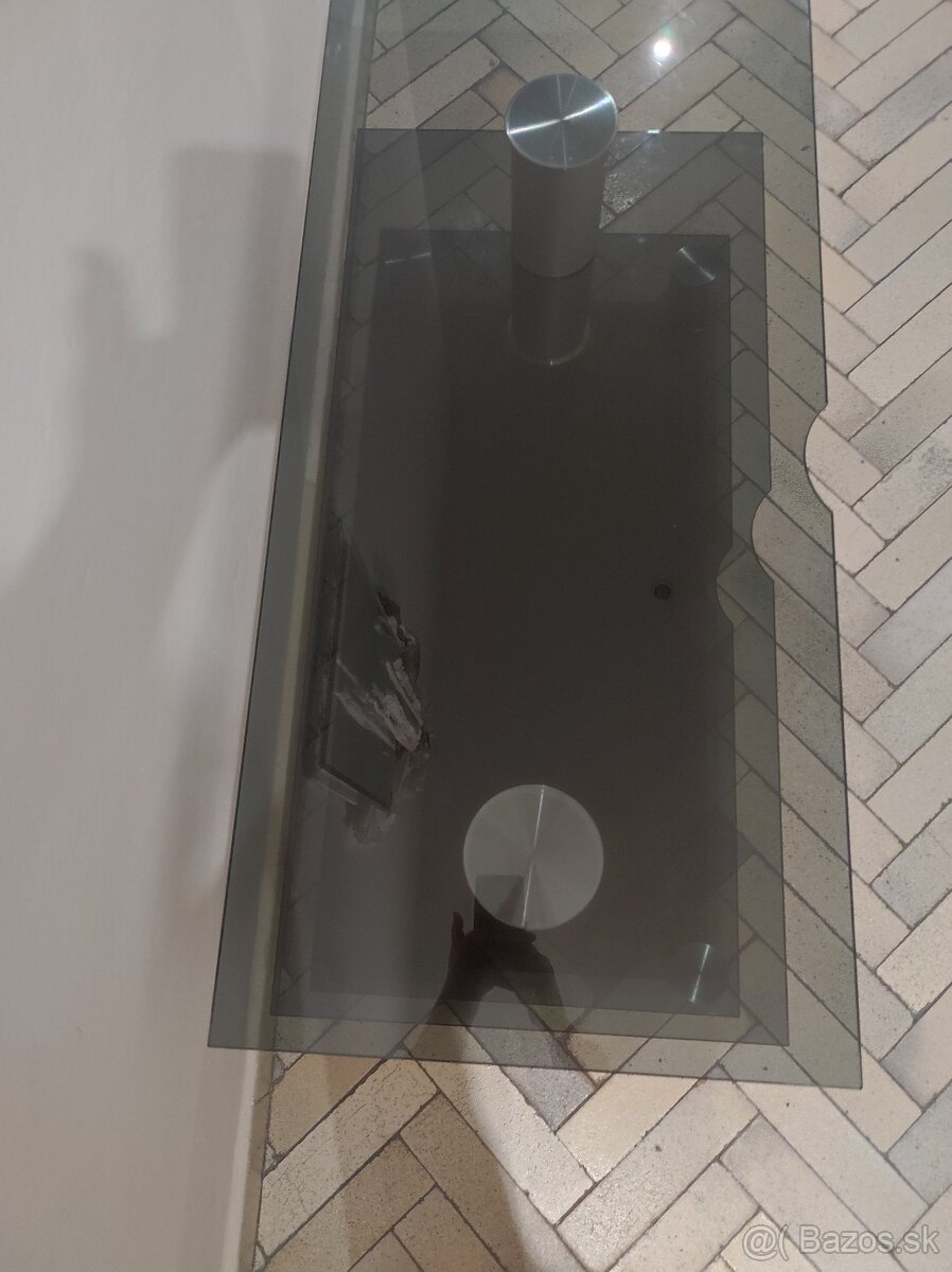 Stolík pod televízor - 5