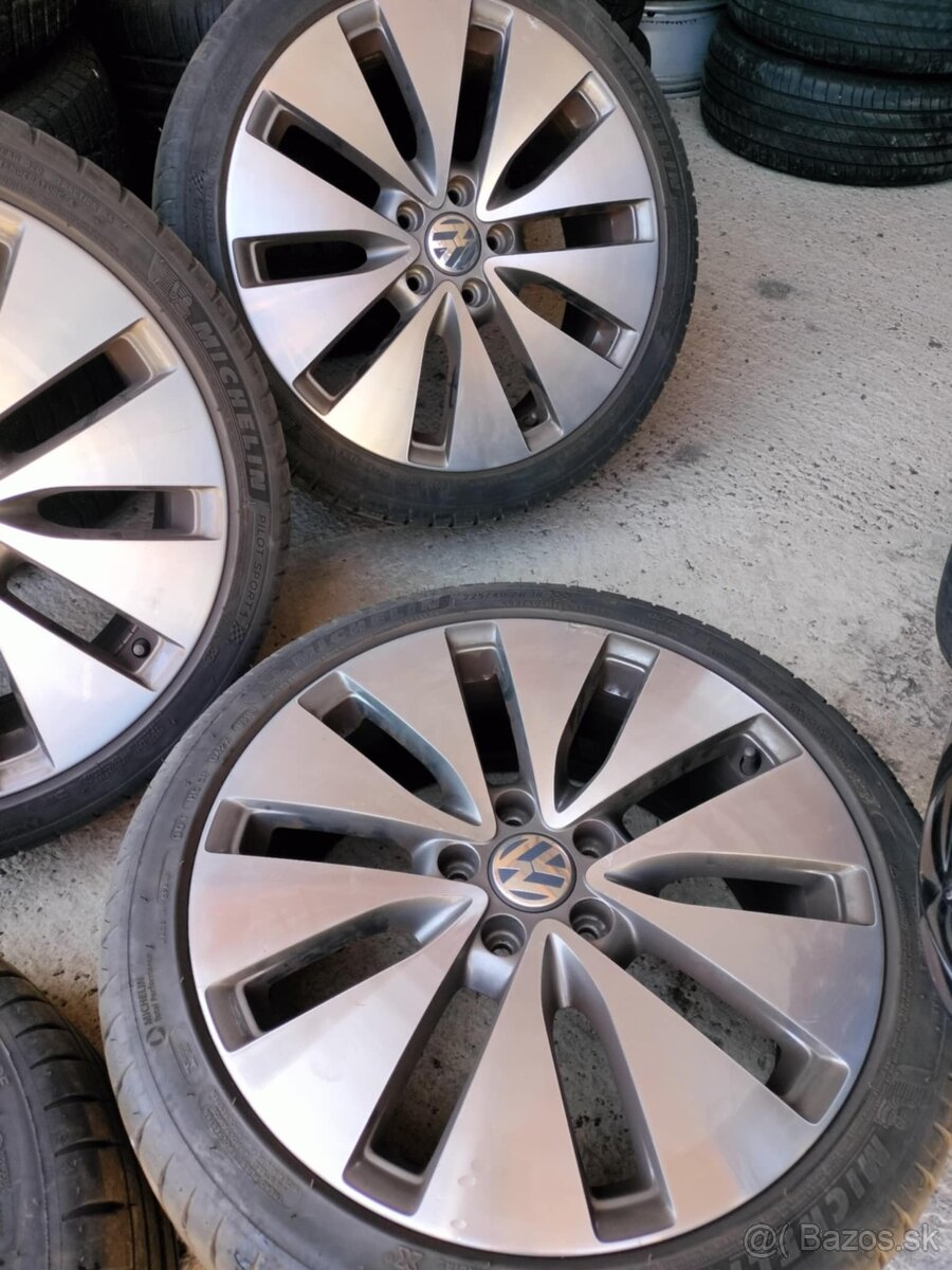 4ks alu disky orig. Vw 5x112 R18 pneu 225/40 R18 6mm - 5