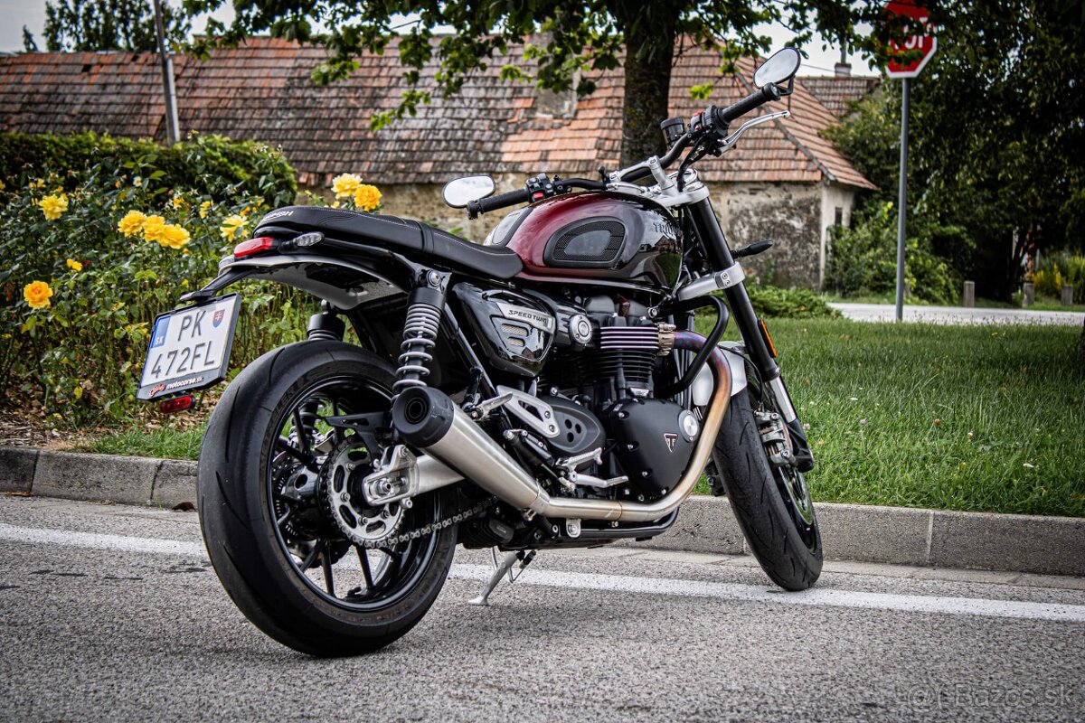 Triumph Speed Twin 1200 Stealth Edition - 5