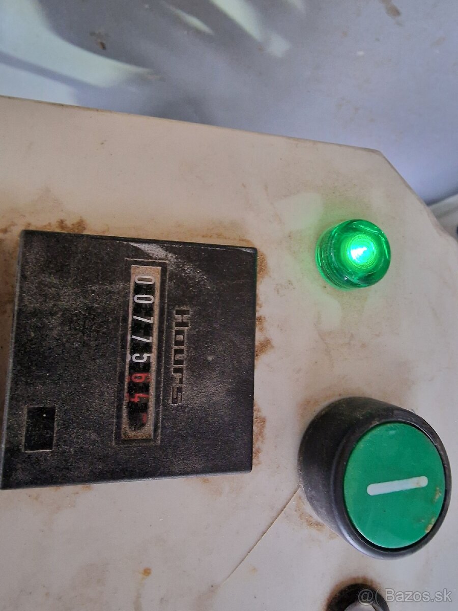 Stroj na striekanu izoláciu graco a 25 - 5