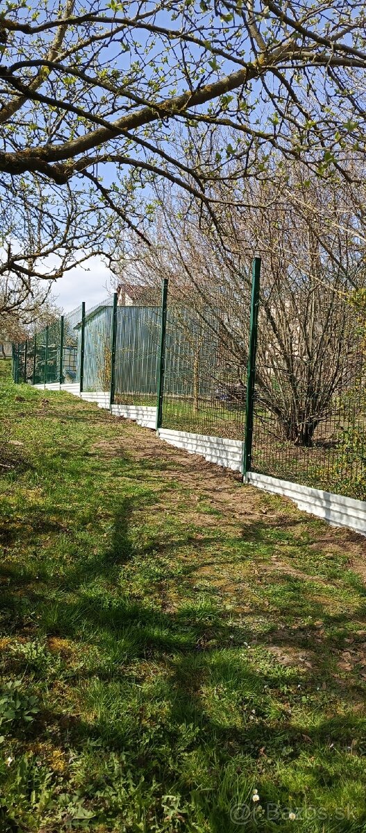 Montáž oplotenia... - 5