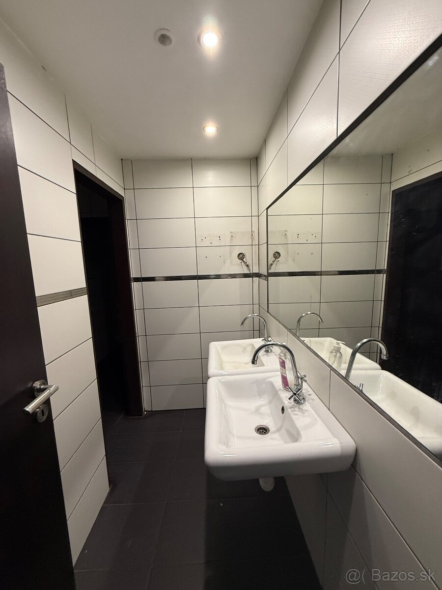 Na prenájom obchodný priestor 400m2 – voľný ihneď - 5