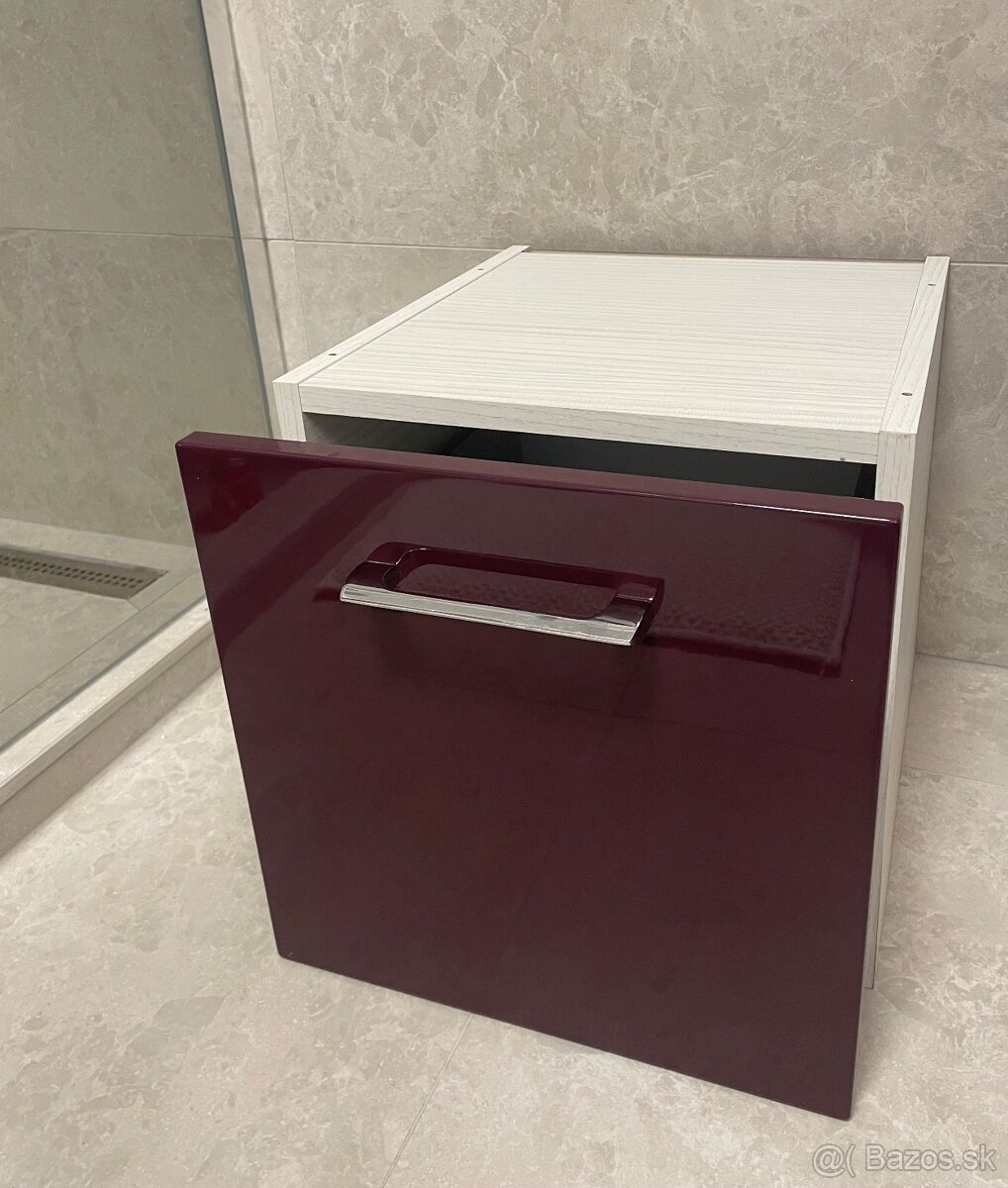 Fialová kúpelňová skrinka - 5