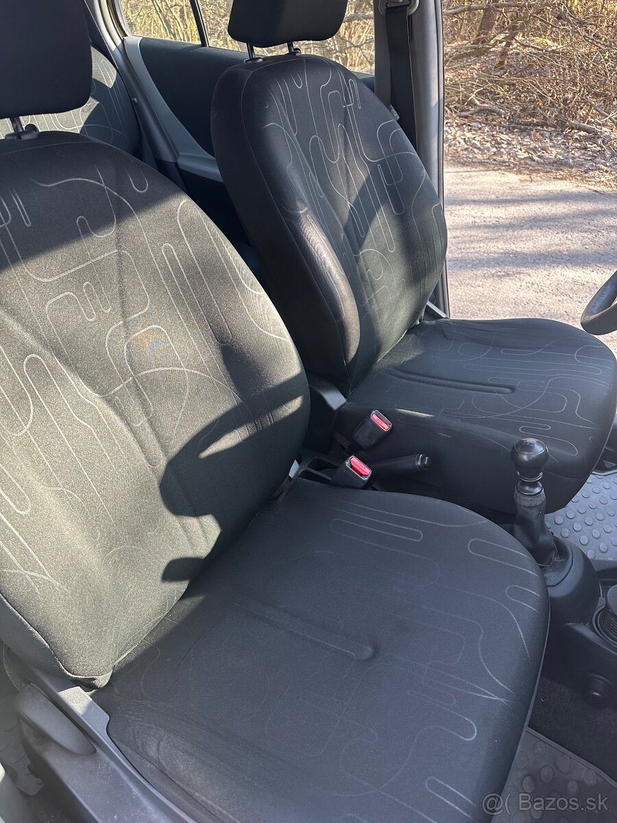 Toyota Yaris 1.3VVTi - 5