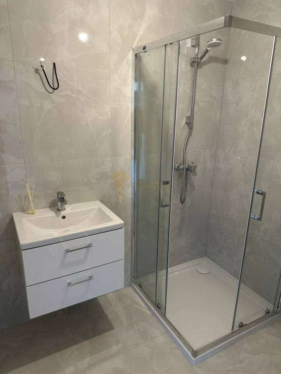 zrekonštruovaný 2-izb. byt, Komárnická, Ružinov, 3.p./9, bal - 5