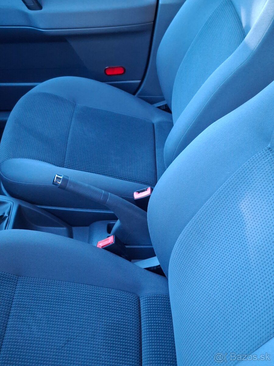 Predám Vw polo 1,2htp naj.73000km - 5