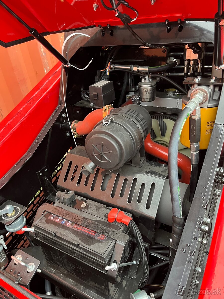 Mini Nakladač Kubota motor nafta - 5