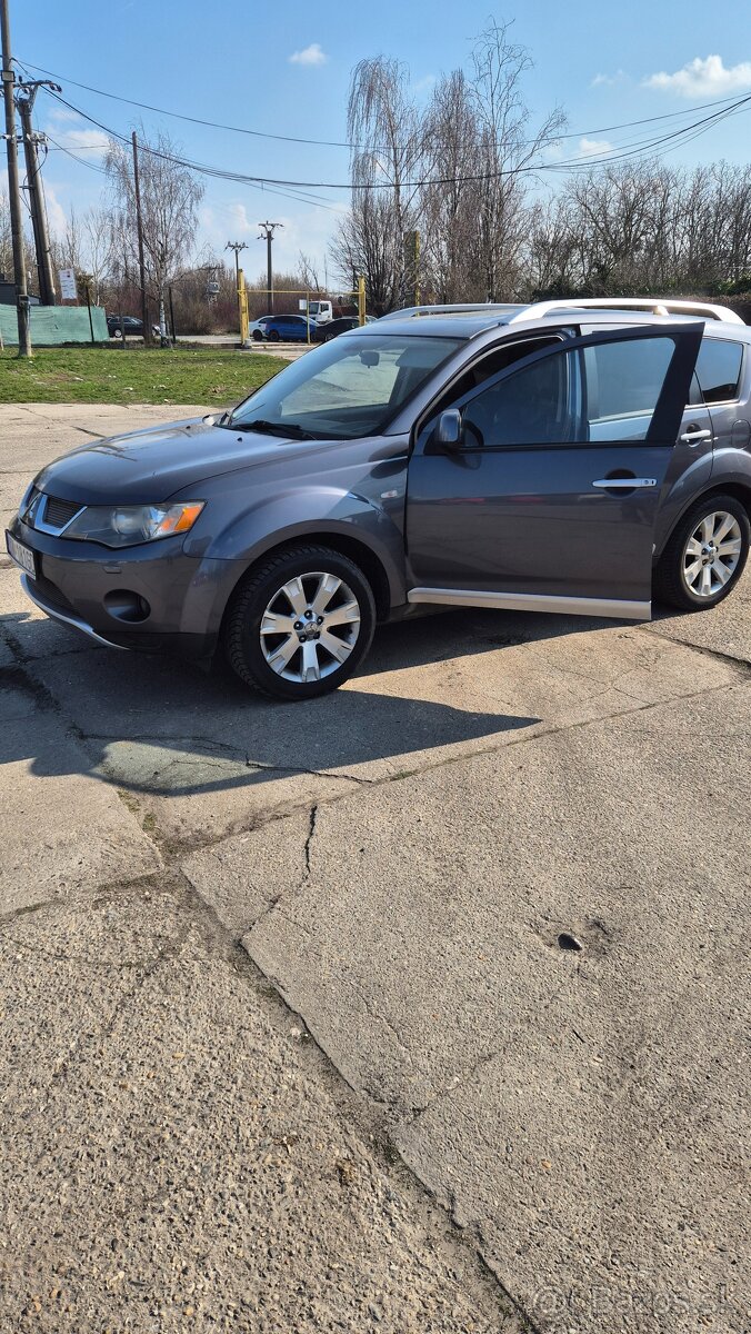 Mitsubishi Outlander - 5
