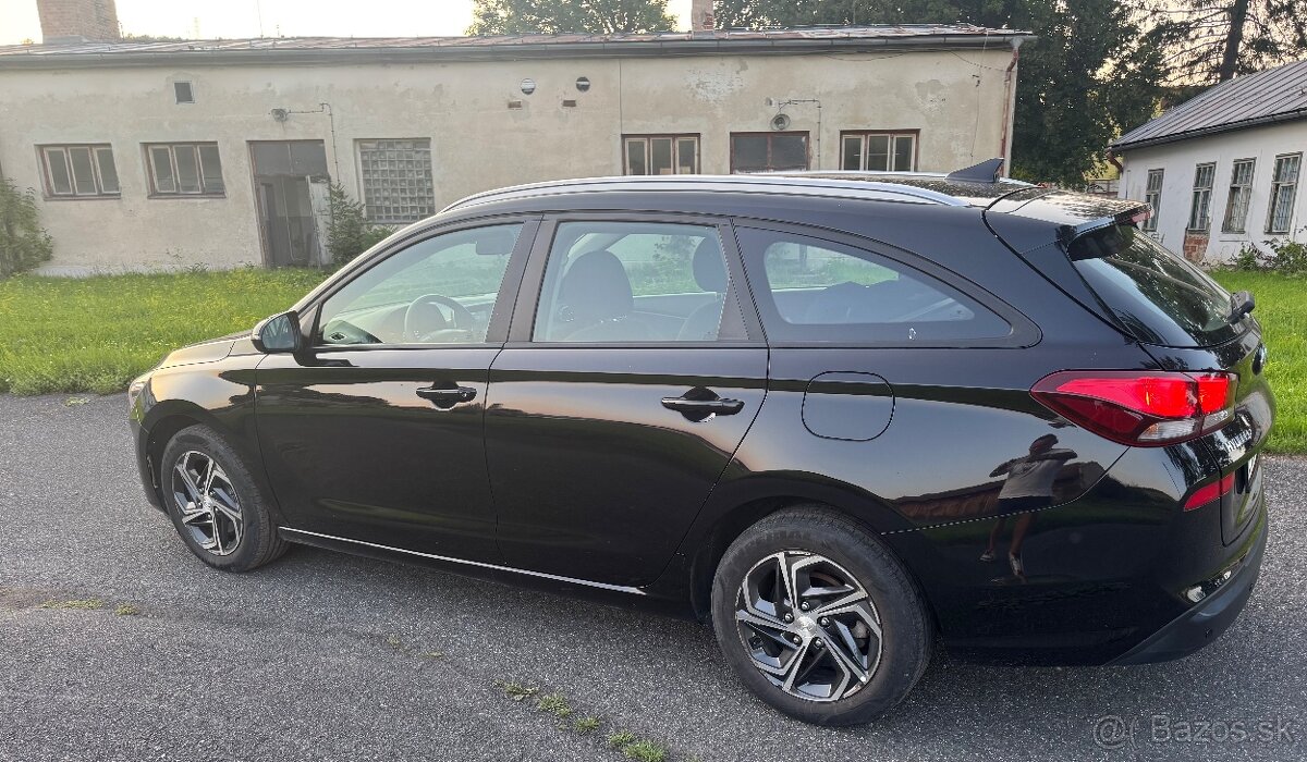 Hyundai i30 kombi 1.6crdi 85KW M6 RV2021 - 5