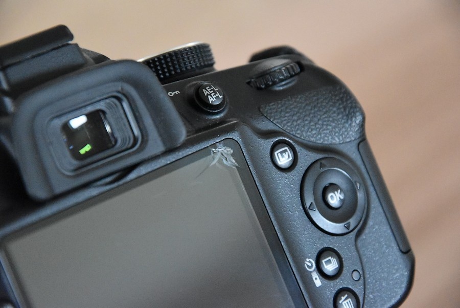 Nikon d3200 s VR 18-55 + brasna + power banka + pamat. karta - 5