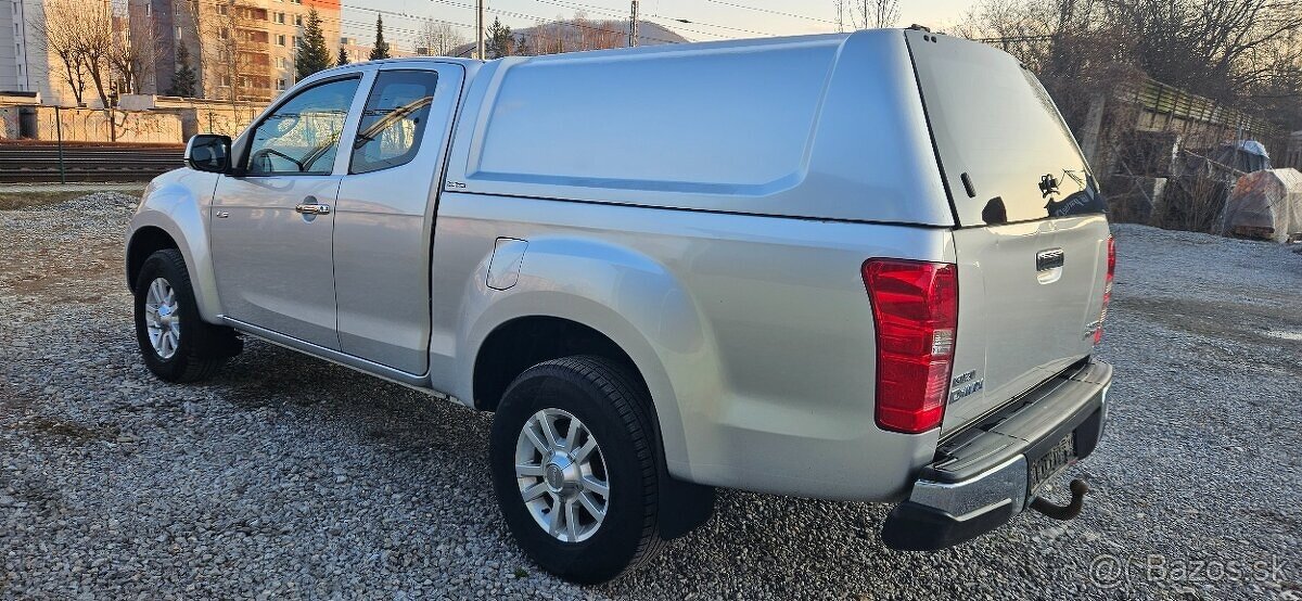 Isuzu D-max Double Cab Custom 4WD A/T - 5