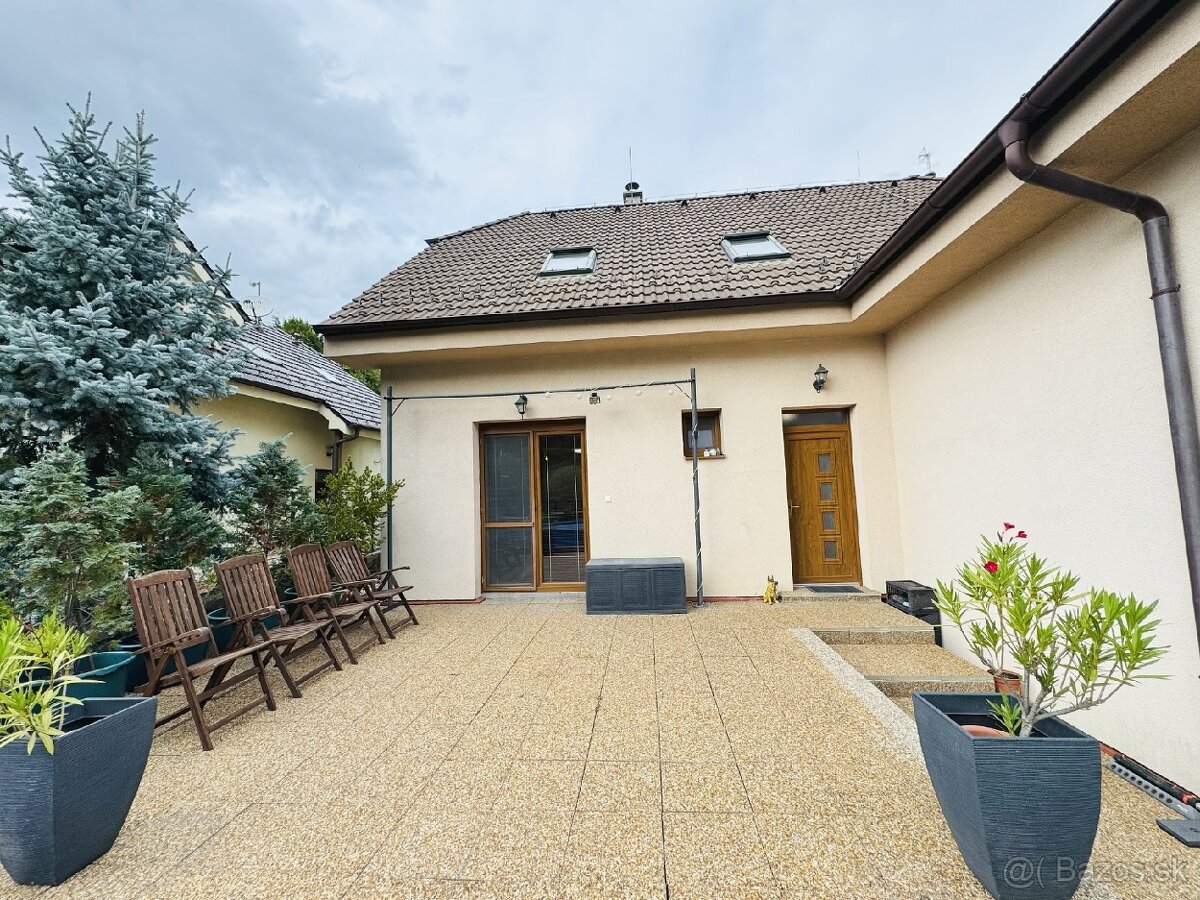 Na predaj 5i RD v obci Pernek. - 5