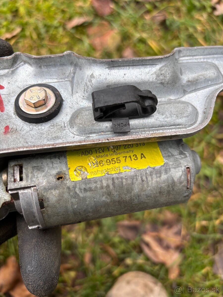 Motorcek zadneho stieraca - 5