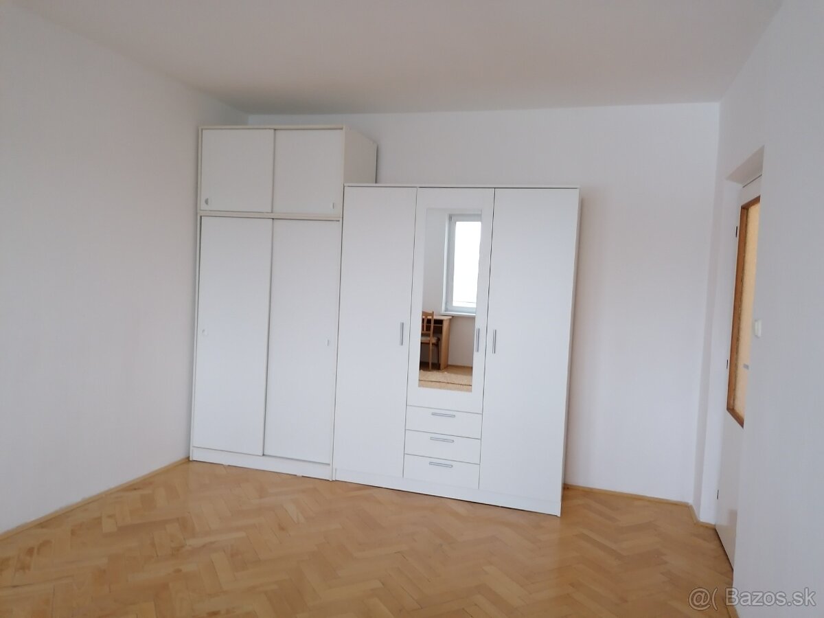 Slnečný byt 2+1, Hliny VI - 5