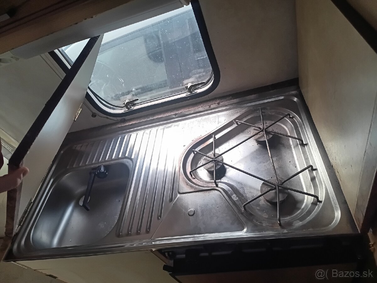 Obytný príves, karavan - 5