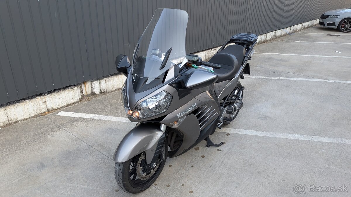 Kawasaki GTR 1400 - 5