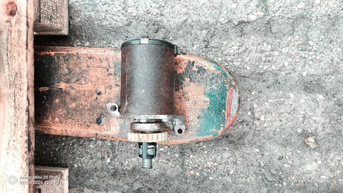 Predám motor Tecumseh 5hp a Kawasaki 5hp - 5