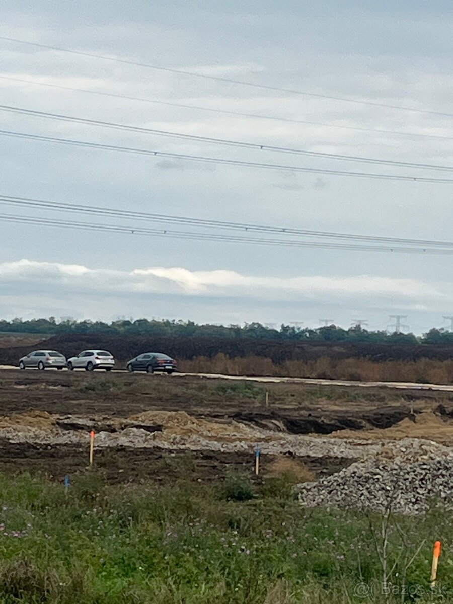 Investičná príležitosť 15 km od továrne na batéri - 5