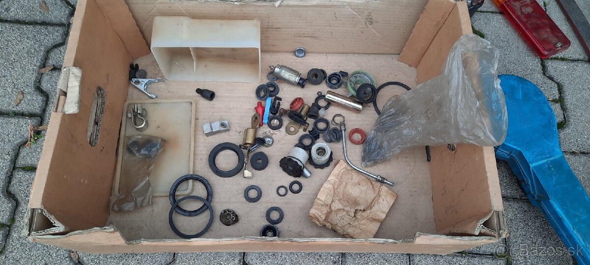 Rôzne diely škoda 105l 120l... ČSSR ZSSR NDR diely - 5