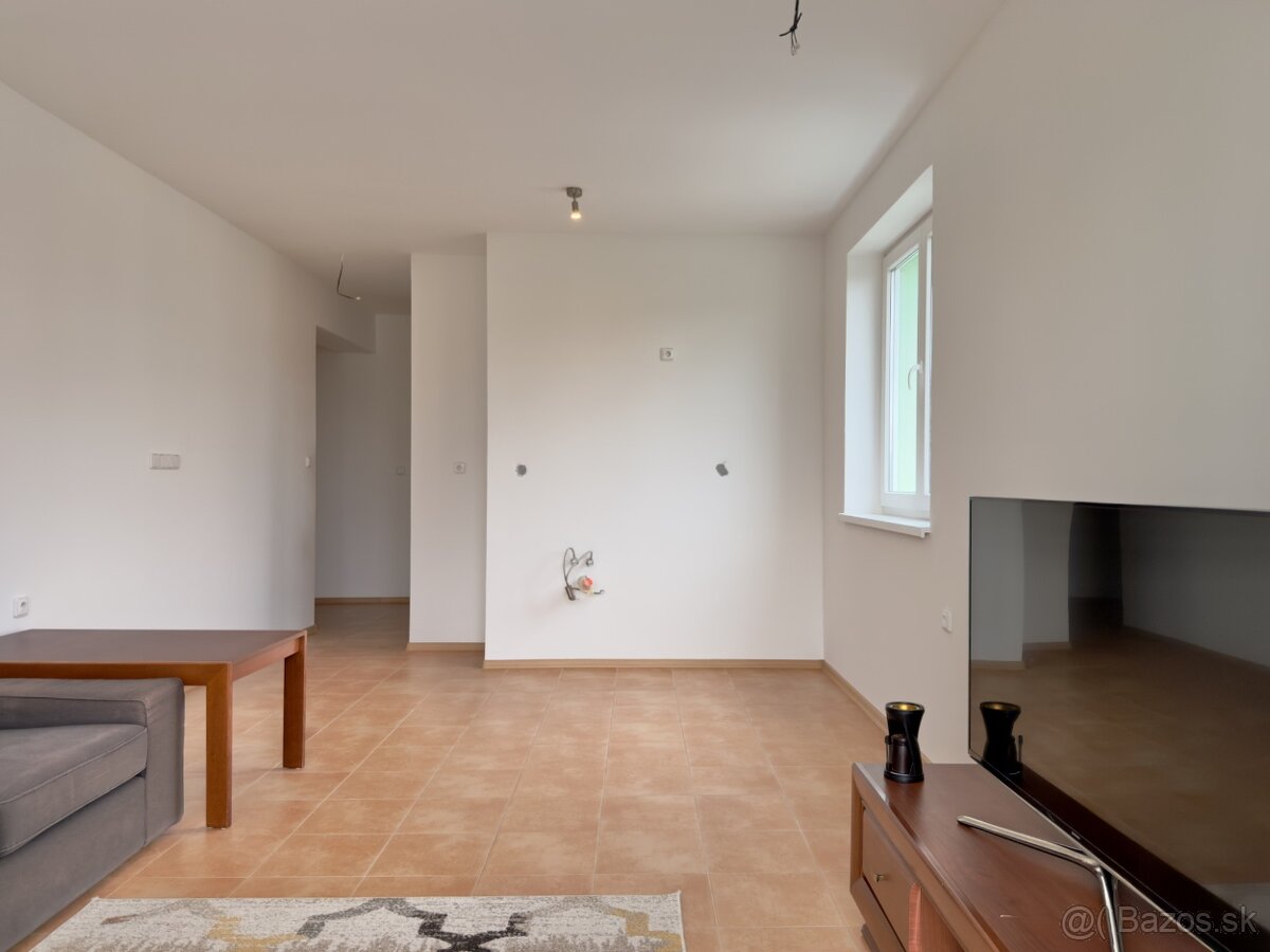 PREDAJ: 3-IZBOVÝ BYT, 70 m², PRIEVIDZA – KOPANICE (SEVER) - 5