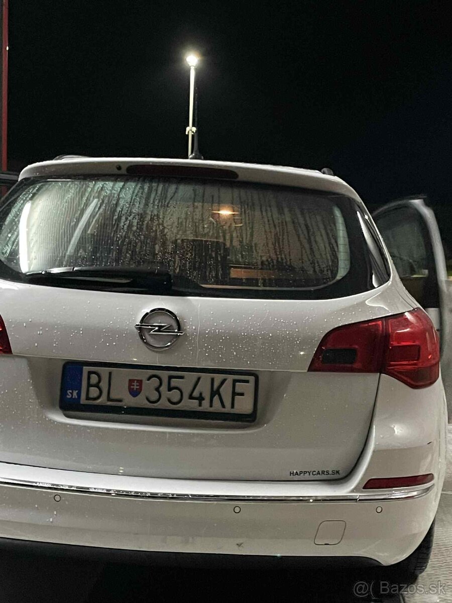 Predám Opel Astra J 1.6 81 kw r.v 2015 - 5