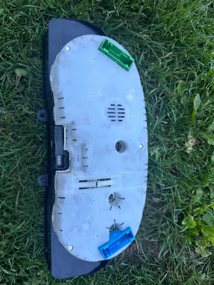 Budíky Audi a4 b5 1.8 T - 5