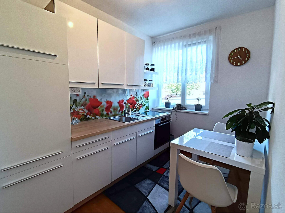 Predaj 2 izbového zrekonštruovaného zariadeného tehlového by - 5