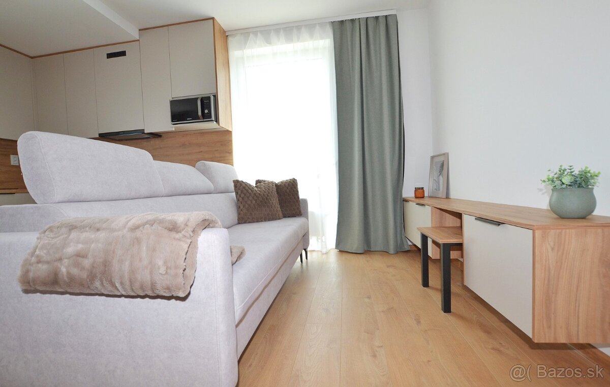 REZERVOVANÝ | 3 izbový byt, strešný s terasou - 5