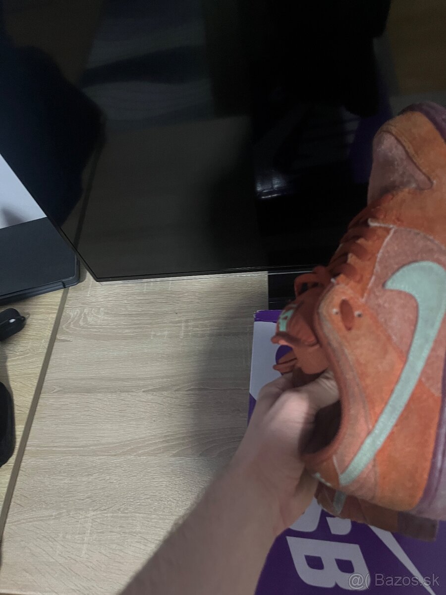 Predavam tieto topanky - 5