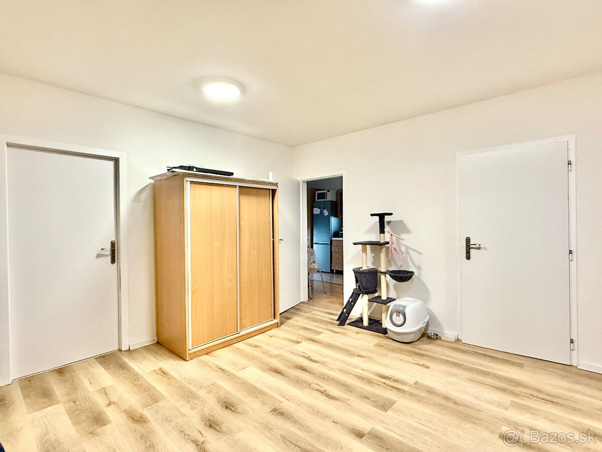 Priestranný 3 izbový byt s balkónom - 5