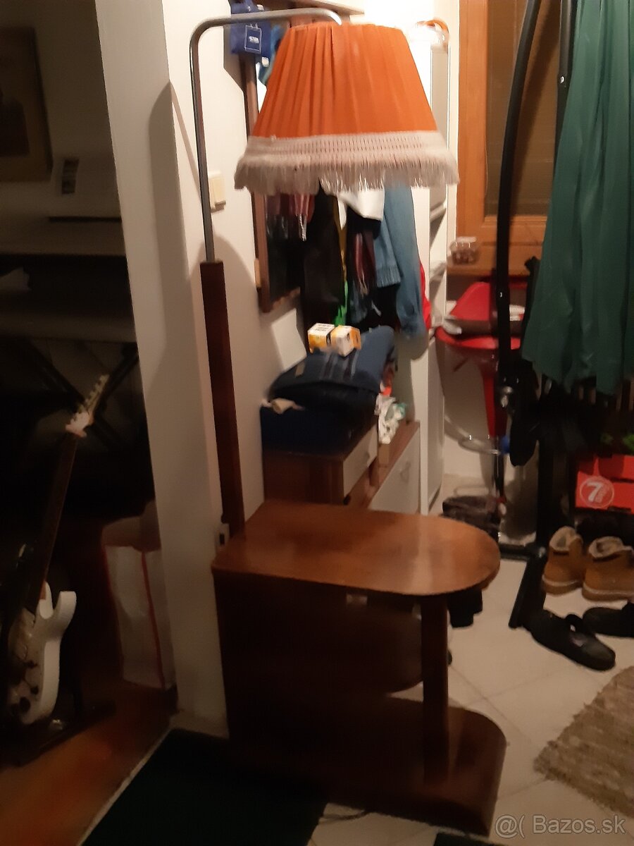 Sedačka a lampa - 5