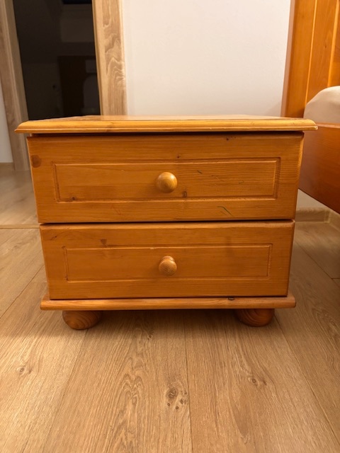 Nábytok - masív - 5