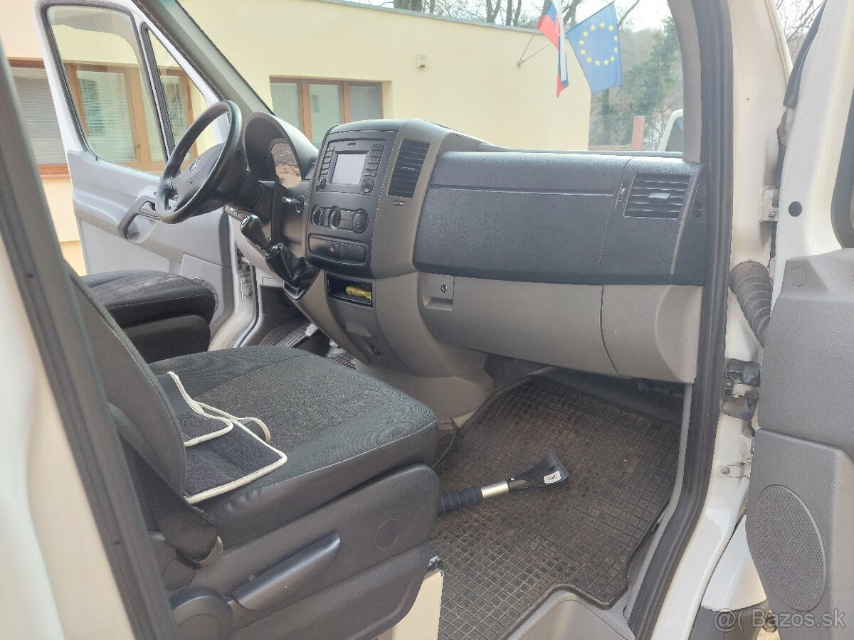 Mercedes Benz Sprinter - 5