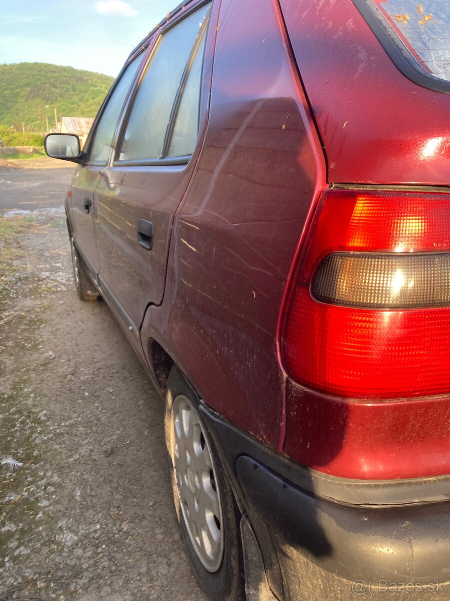 Škoda Octavia 1 1.9 Škoda Felicia 1.3