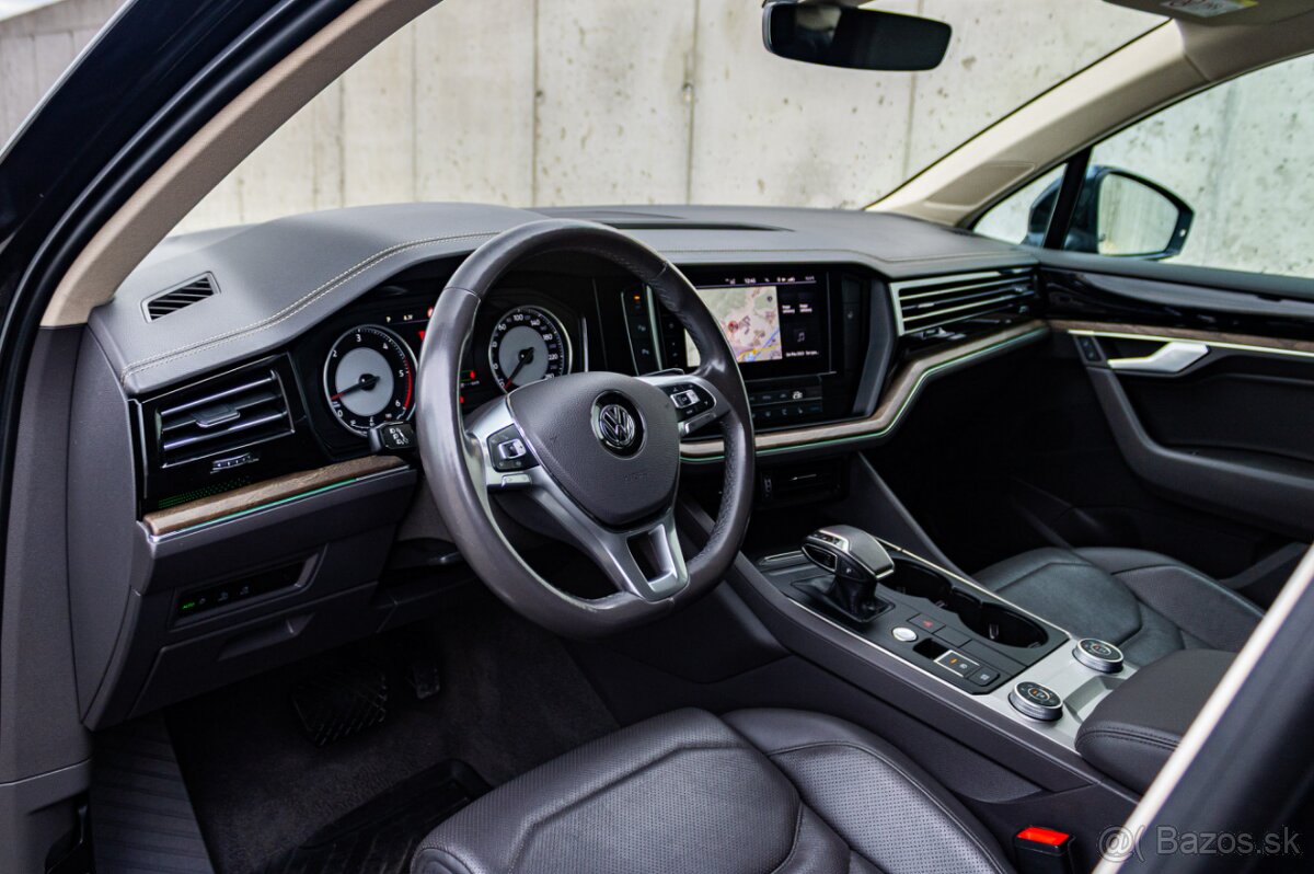 Volkswagen Touareg 3.0 TDI / TOP STAV / Night VIsion / Masáž - 5