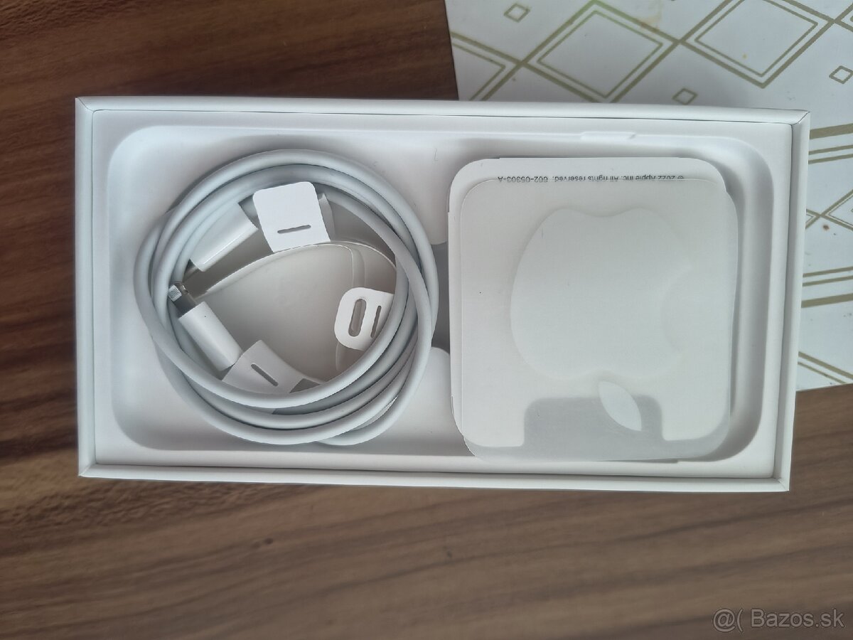 iPhone SE 2022, 128 GB - 5