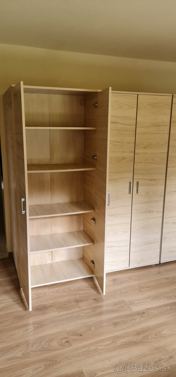 kancelárske skrine a stôl - 5